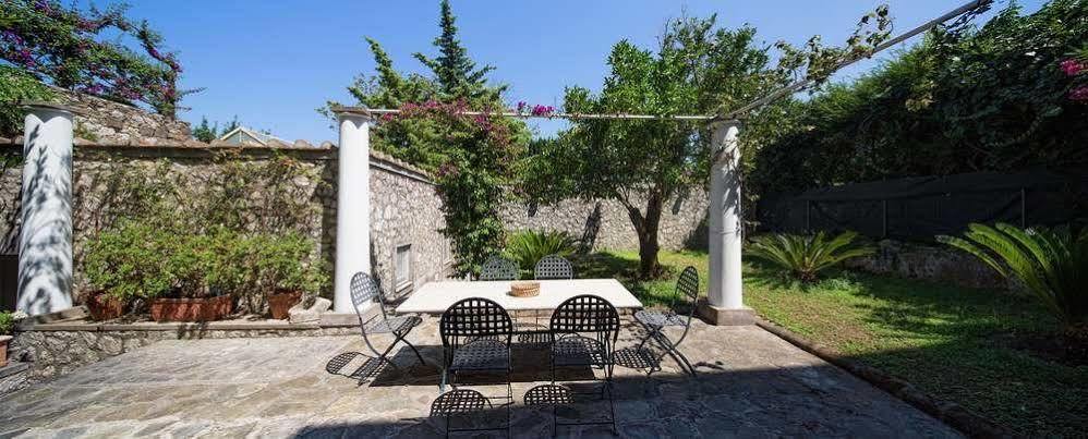 Capri Villa Bismarck Villa *